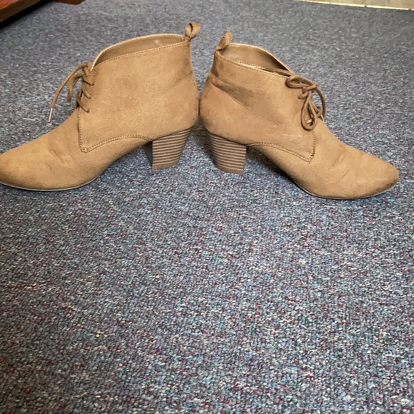 AMERICAN EAGLE booties - Picture 3 of 10